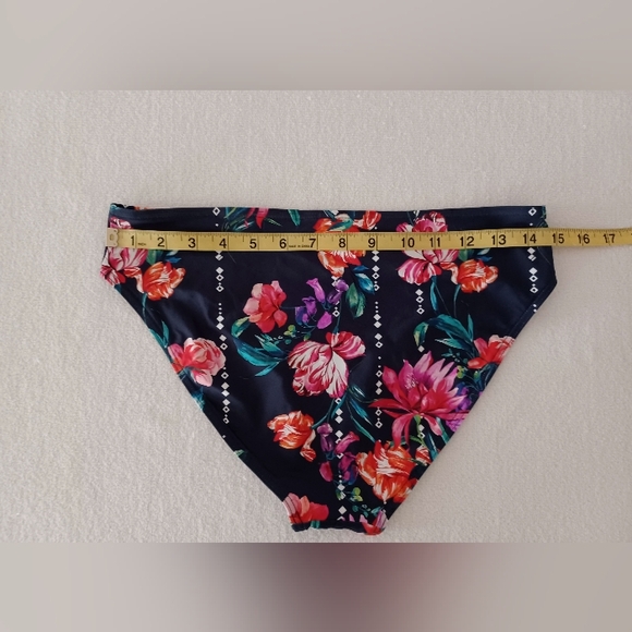 VENUS Floral Drop Bikini Bottom, size M - Picture 5 of 11